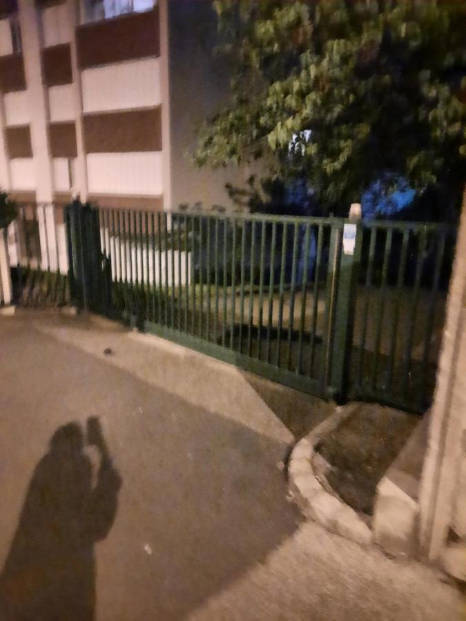 Grand Appartement Fonctionnel Et Calme Sur Lyon8 A 2 Pas Du Metro Exterior foto